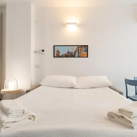 Apartment Loreto Pasteur Luminoso Bilocale *